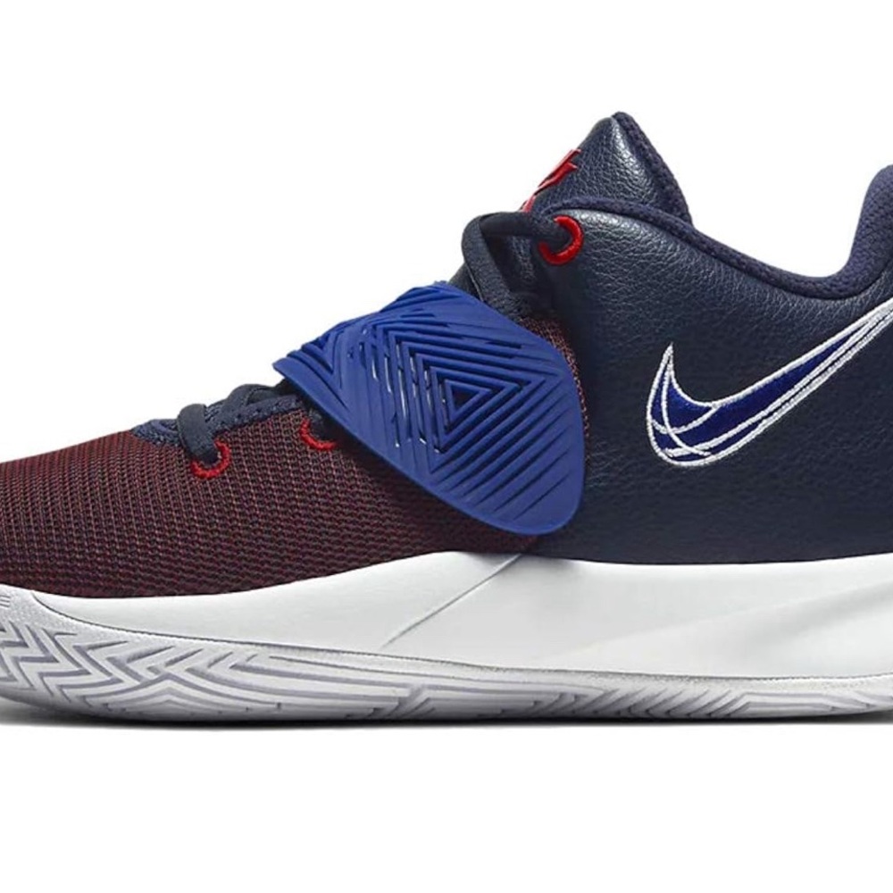 Kyrie Flytrap3 excellent condition. Size is 1. Little kids